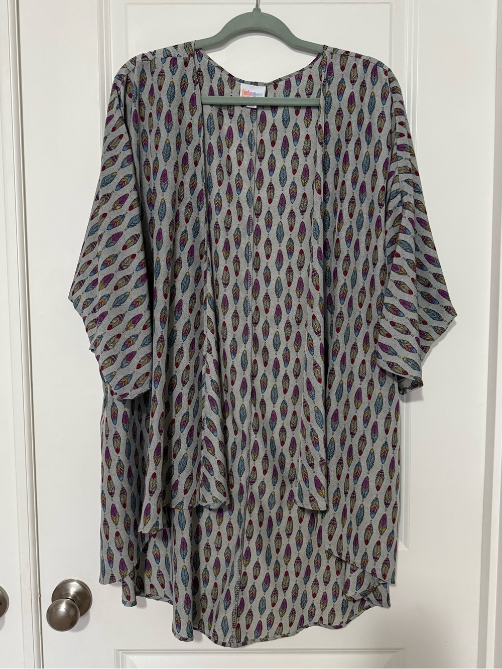 LuLaRoe Gray Open Kimono with Multicolor Leaf Motif